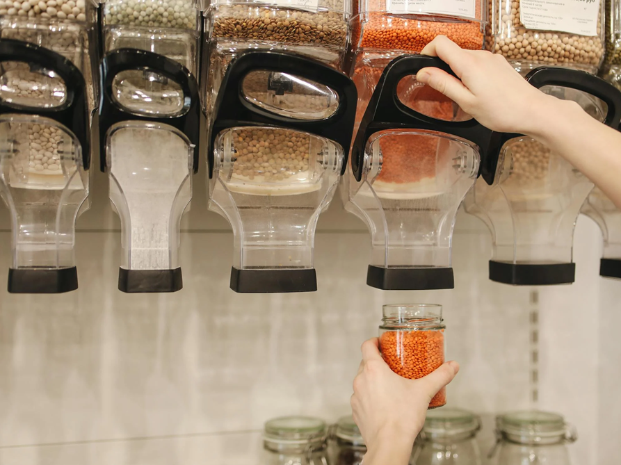 person_shopping_in_store